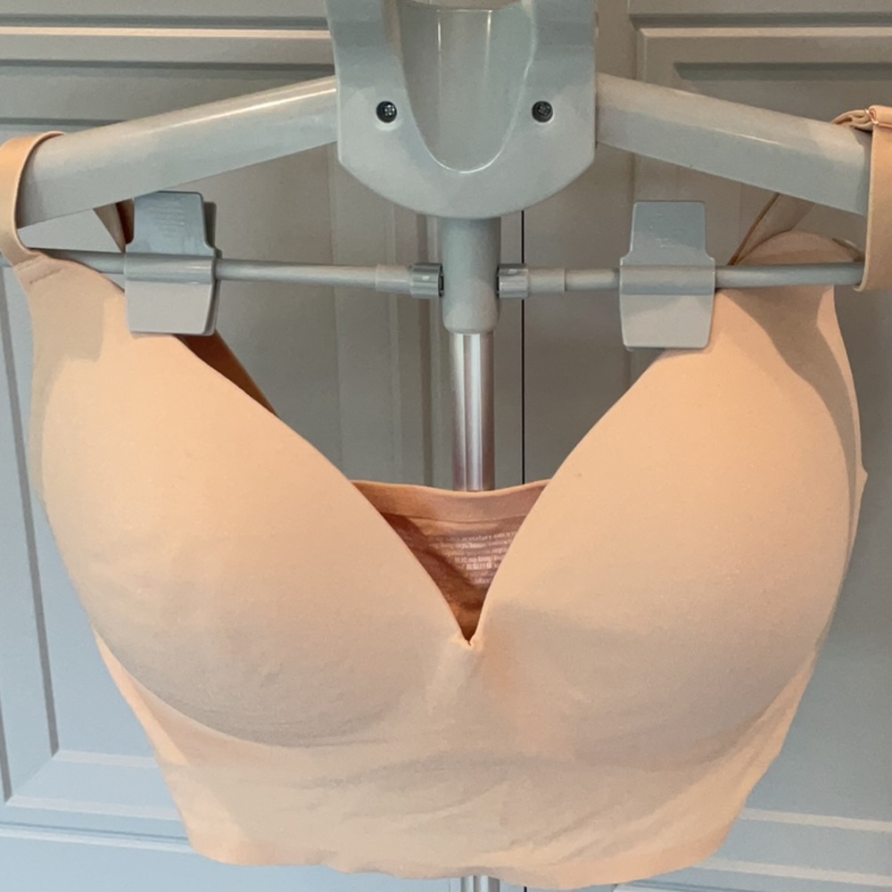 PINK Victoria's Secret Peach Bra